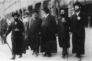 У багатьох випадках саме єврейські фахівці були на найвищих посадах в ЗУНР — історик Олег Павлишин