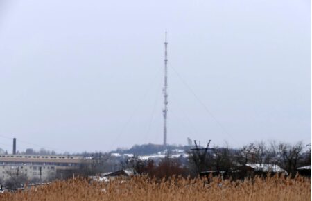 Российские оккупанты уничтожили телебашню в Изюме