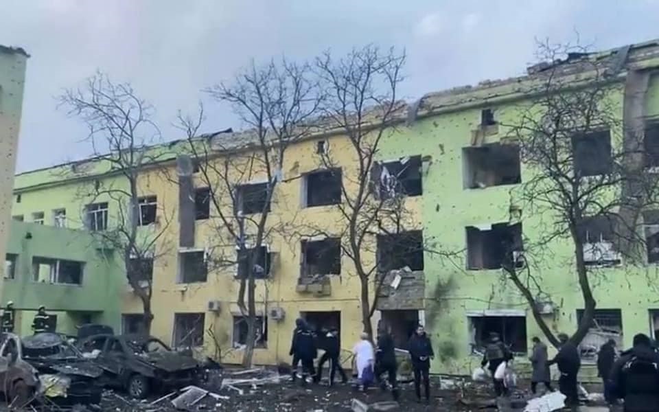 russian forces bombed a hospital in Mariupol: hitting the maternity and children’s wards