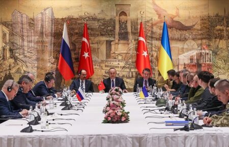 Глава МЗС Туреччини заявив, що у найближчі тижні може відбутися зустріч Кулеби і Лаврова