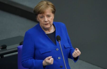 DPA: Меркель продолжает считать правильным решение не принимать Украину в НАТО