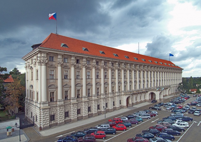 МИД Чехии призвал российских дипломатов «выйти из круга пособников зла»