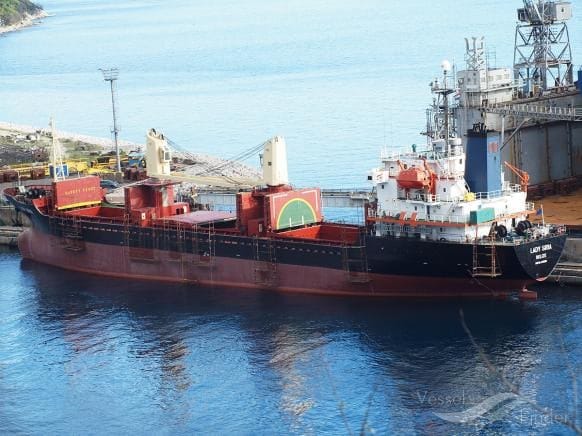 У Маріуполі російські окупанти захопили екіпаж іще двох цивільних суден