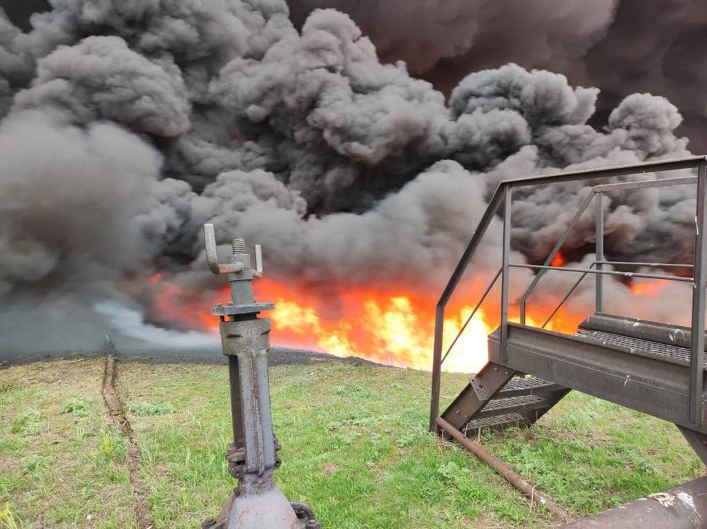 Російські окупанти обстріляли Лисичанський нафтопереробний завод — голова ОВА