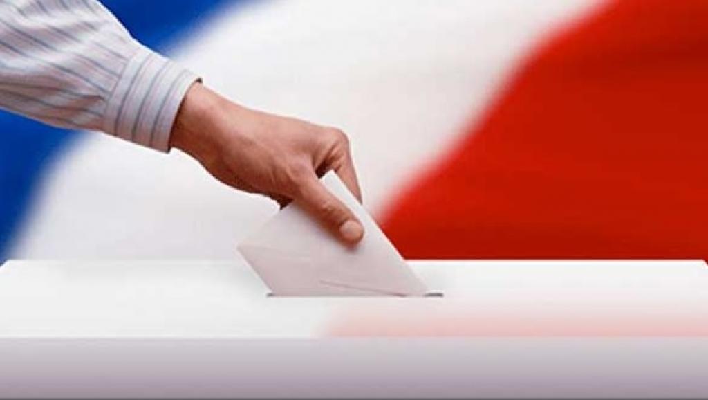 У Франції явка на президентських виборах станом на вечір становить 65%