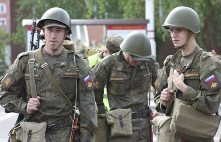 «Заборона звільнятися замість виплат» — у росії шукають способи утримати армійців, які втратили мотивацію воювати