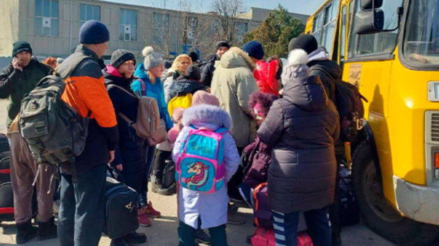 Як Україні повертати депортованих в рф дітей?