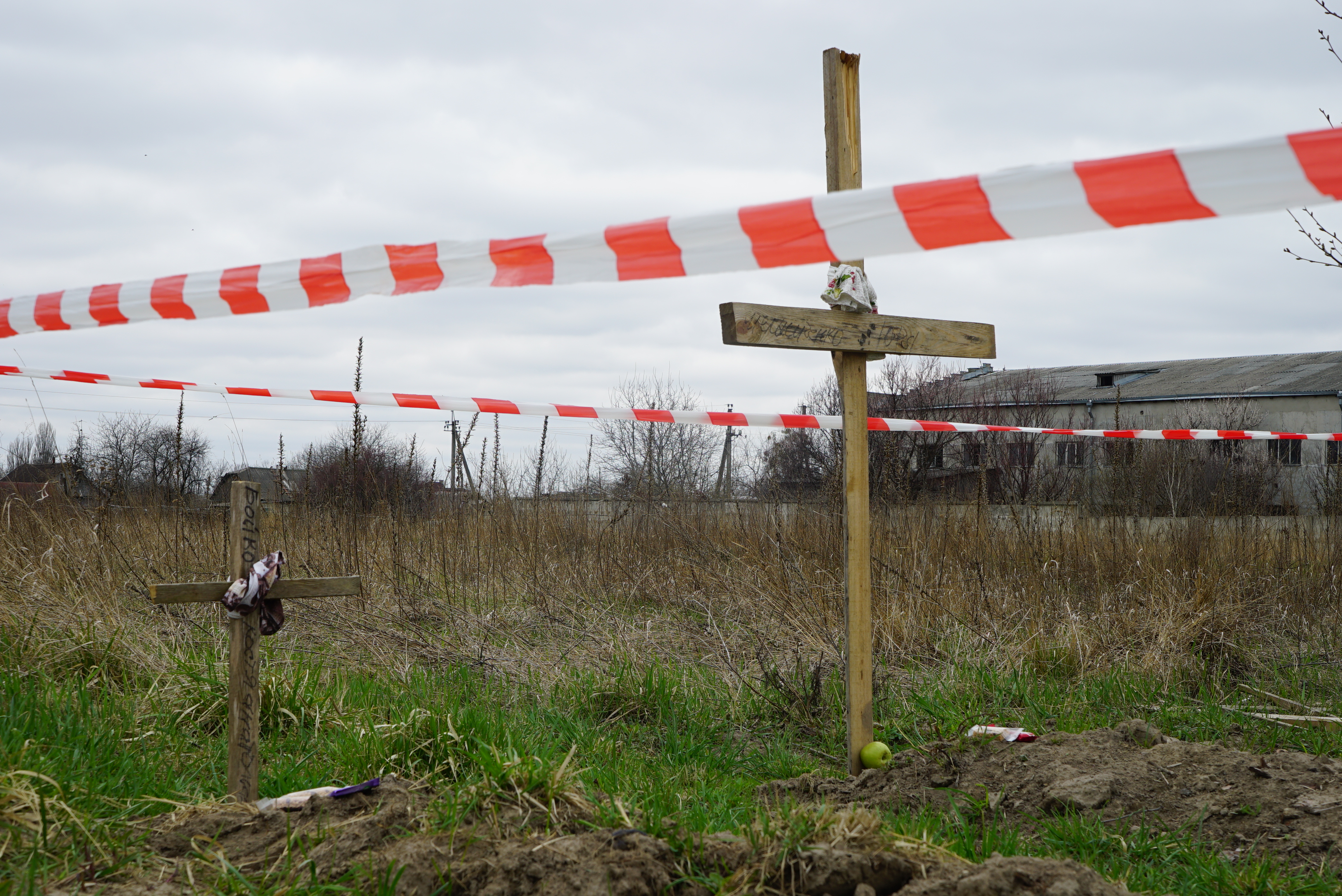 «Тетенька, я буду жить?»: в Бородянке эксгумировали тела 9 человек, среди которых 15-летняя девочка