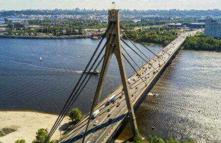 У Києві відновили рух транспорту через Північний міст — КМДА