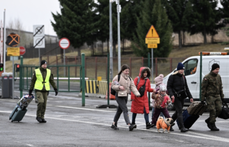 Более 2,5 миллиона украинских беженцев прибыло в Польшу — пограничная служба