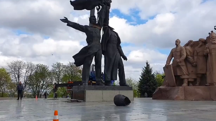 Стихійний демонтаж монументів — це продовження традиції більшовиків — мистецтвознавиця