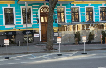 В Киеве парковка бесплатная, если у вас требуют деньги — вызывайте полицию — КГГА