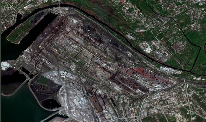 Супутники Maxar зняли зруйнований завод «Азовсталь» у Маріуполі