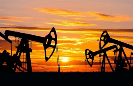 З грудня Росія зможе продати приблизно половину своєї сирої нафти — Bloomberg