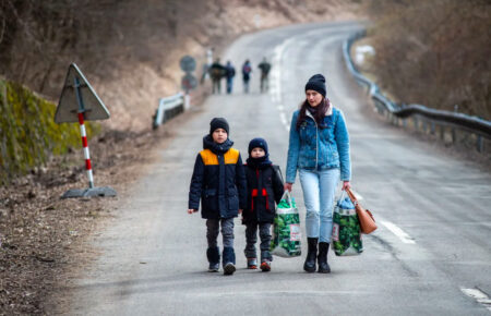 ООН: Понад 870 тисяч українців, які втікали від війни за кордон, вже повернулися в Україну