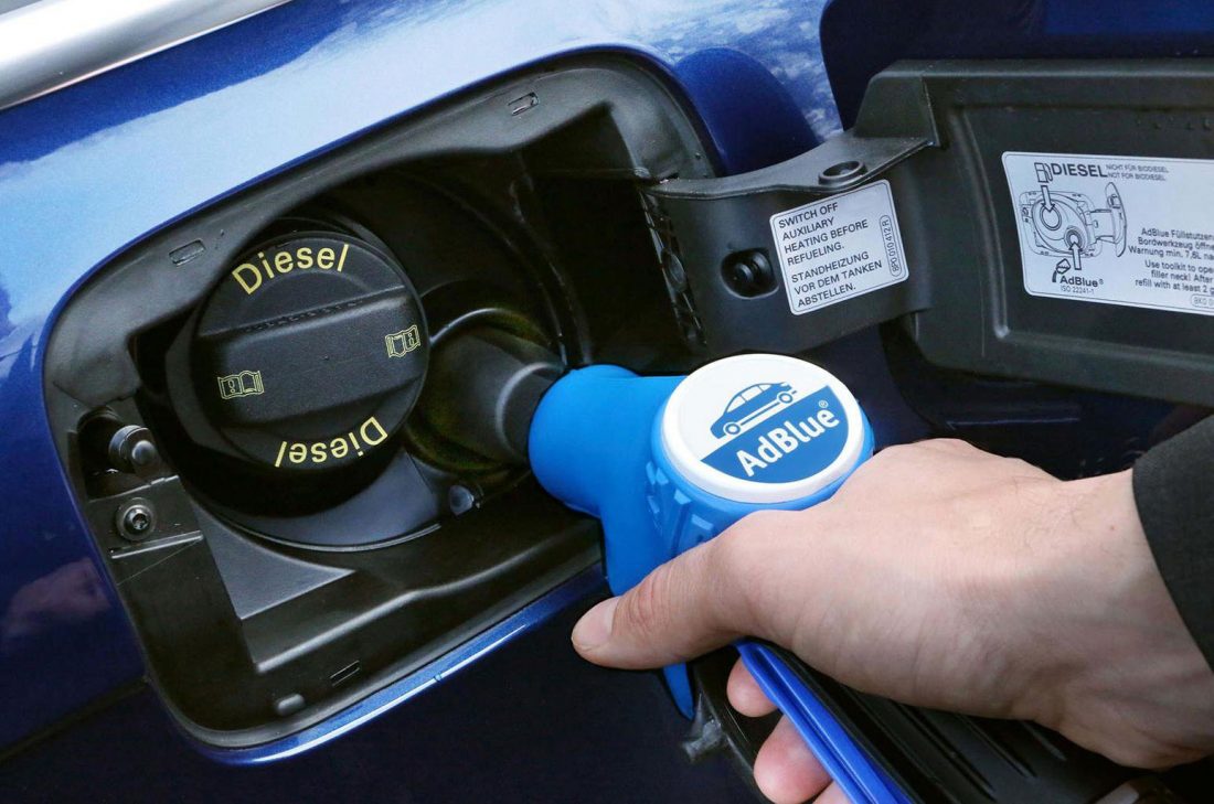 Уряд призупинив держрегулювання цін на пальне, досягнуто нової ціни на топливо