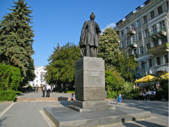 У Тернополі знесли пам’ятник Олександру Пушкіну