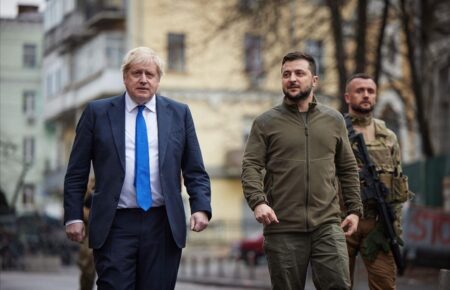 Британія найближчими днями передасть Україні допомогу, зокрема бронетехніку — Джонсон