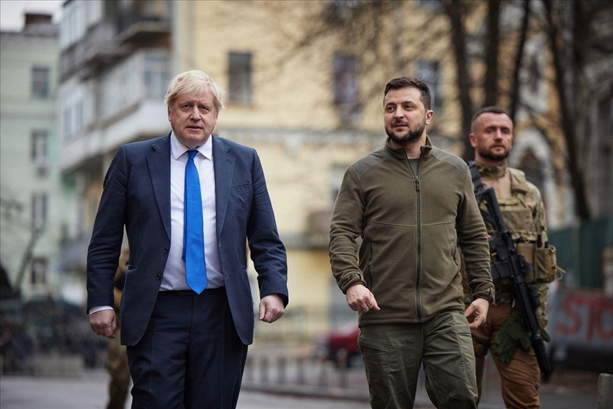 Британія найближчими днями передасть Україні допомогу, зокрема бронетехніку — Джонсон