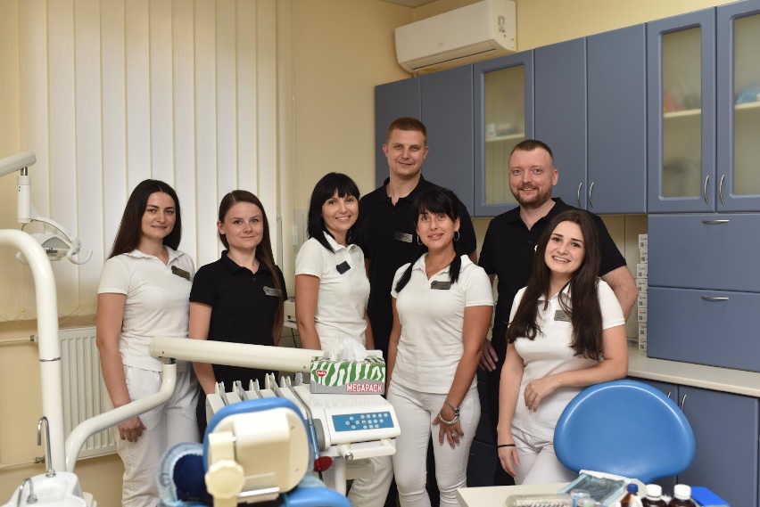 «Ми робимо те, що вміємо найкраще»: як стоматологічна клініка Royal Dental підтримує українців