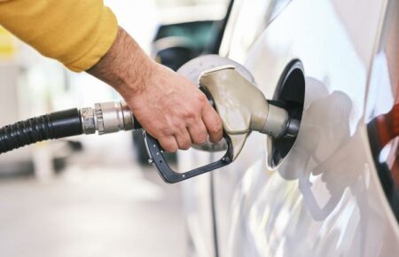 Уряд спрямує на ринок 70 тисяч тонн бензину і майже 40 тисяч тонн дизелю, щоб зменшити дефіцит