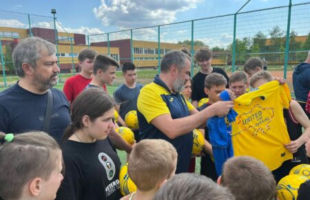 Збірна України з футболу презентувала особливу форму, присвячену країнам-друзям