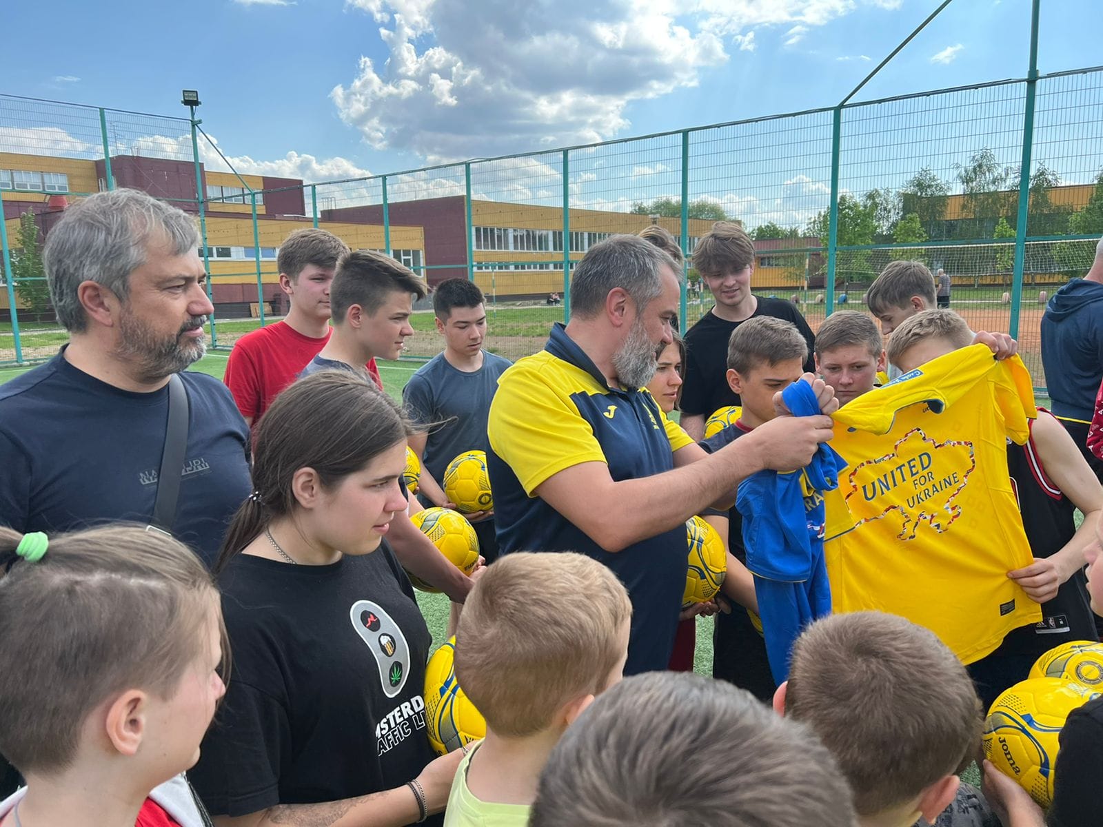 Збірна України з футболу презентувала особливу форму, присвячену країнам-друзям