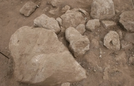 «Виняткове відкриття»: в Італії археологи розкопали торси велетенських статуй