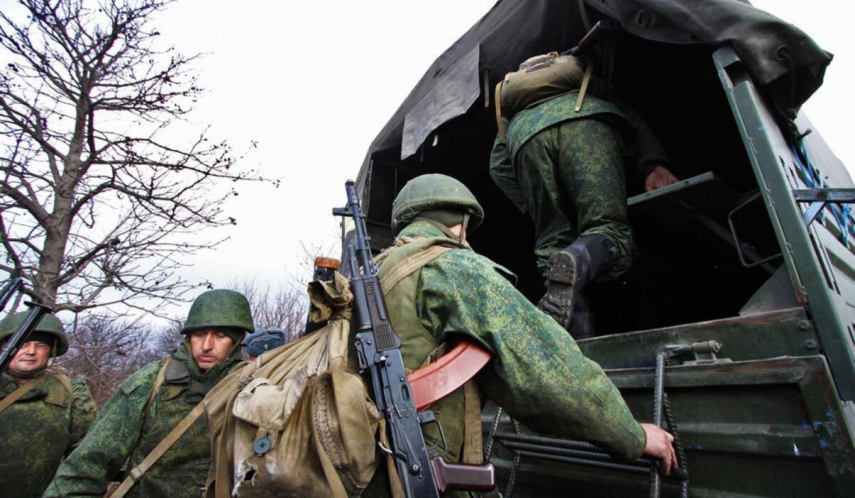 Російські загарбники планують залучити до бойових дій студентів з окупованої Донеччини
