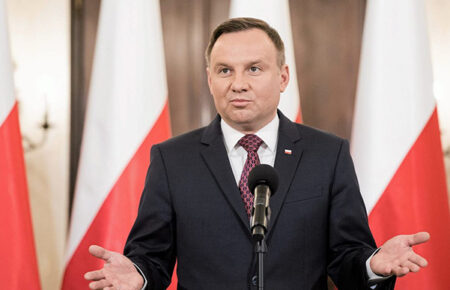 Санкции ЕС могут заставить россию прекратить войну в Украине — президент Польши