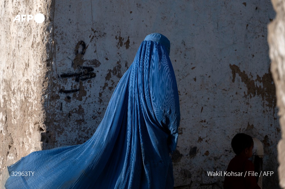 Таліби наказали жінкам по всьому Афганістану носити у публічних місцях паранджу