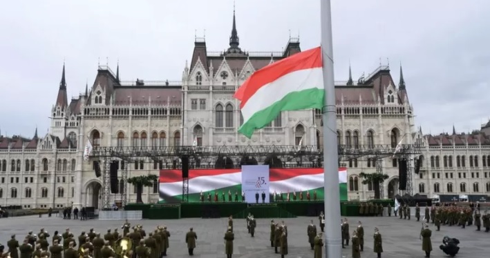 Єврокомісія рекомендує призупинити фінансування Угорщини — The Washington Post