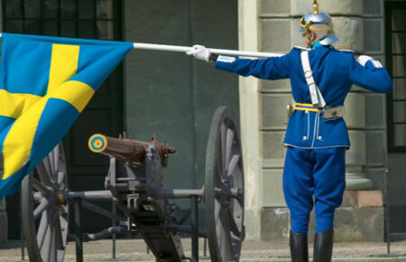 Швеція збільшить виробництво 155-мм артилерійських боєприпасів для України