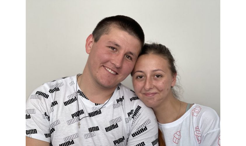 Медсестра из Лисичанска, которая подорвалась на мине и потеряла ноги, вышла замуж в больнице (видео)