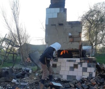Люди сажают огороды и варят борщ, когда еще дома дымятся — Руслан Горовой о деоккупированных поселках Киевщины