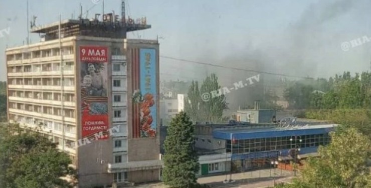 У центрі Мелітополя стався вибух, пишуть, що поранена родичка псевдогубернатора