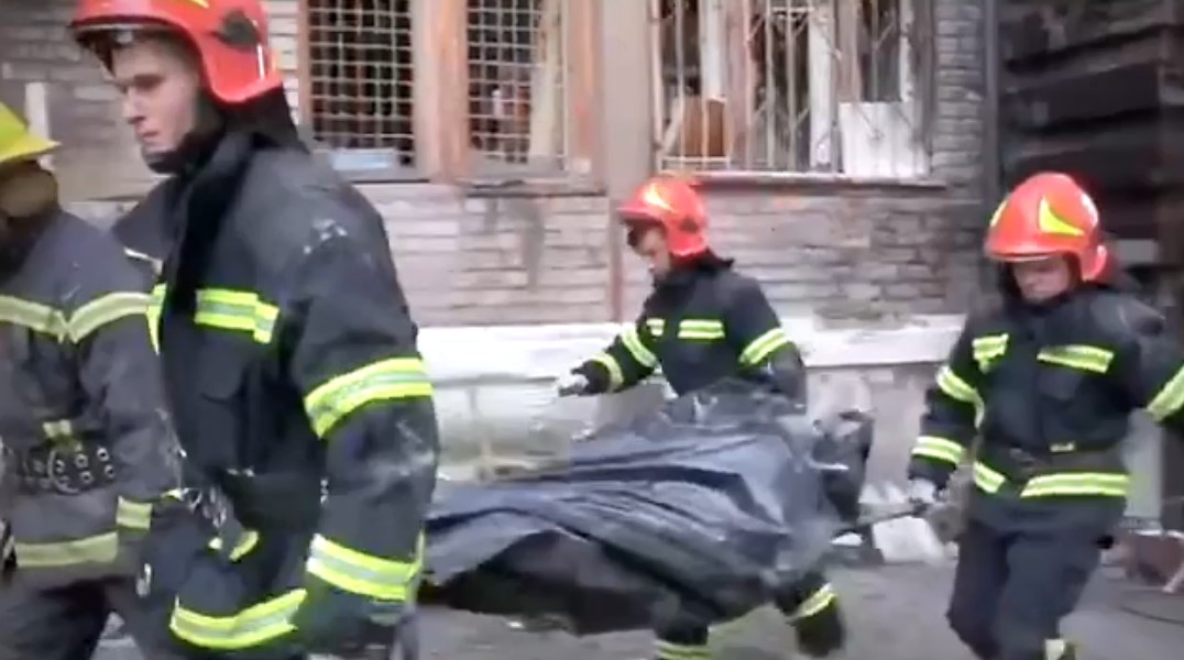 В Мариуполе под завалами бывшего завода «Октябрь» обнаружили около 70 тел