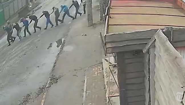 NYT обнародовал новые видеодоказательства казней украинцев российскими оккупантами в Киевской области