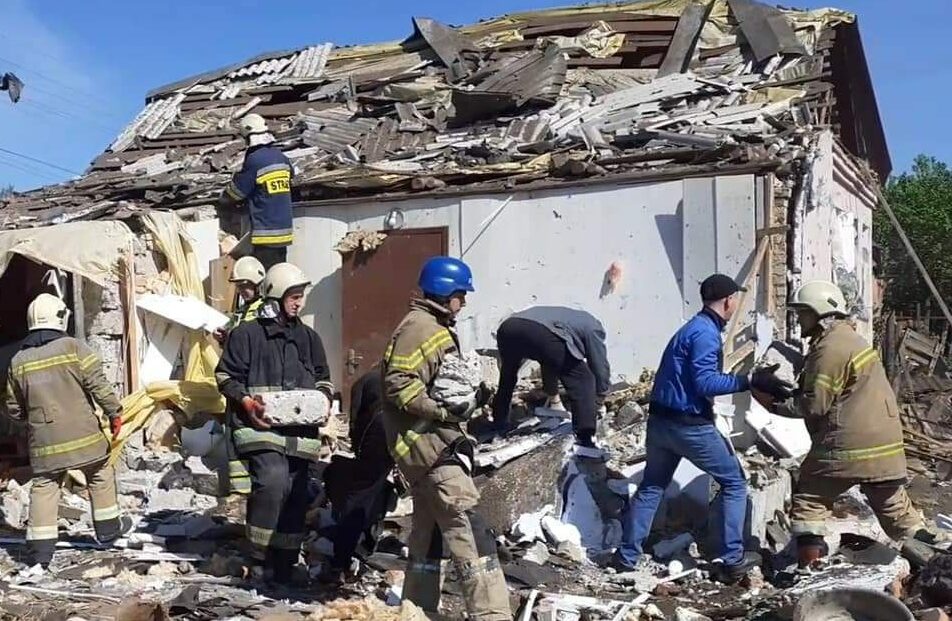 Окупанти обстріляли місто на Сумщині: пошкоджені понад 10 будинків