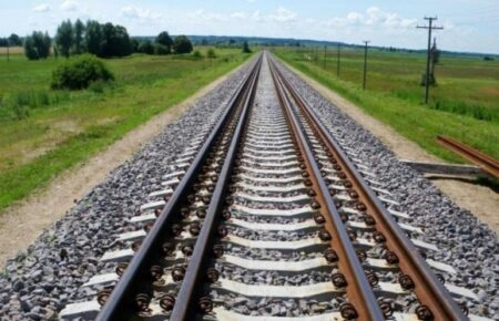 Україна розпочне поетапне будівництво євроколії, щоб зʼєднати залізницю з ЄС