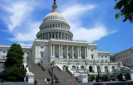 Сенат США проголосував за розгляд по суті законопроєкту, що містить допомогу Україні