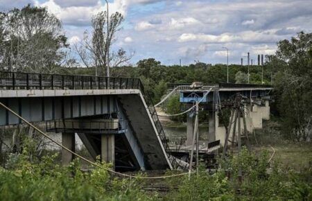 Россияне разрушили все мосты в Северодонецк, доехать невозможно — Гайдай