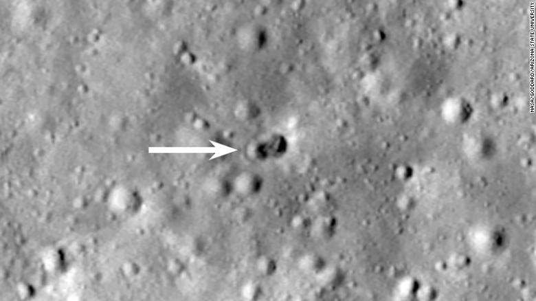 На Місяці утворився кратер після зіткнення з корпусом невідомої ракети