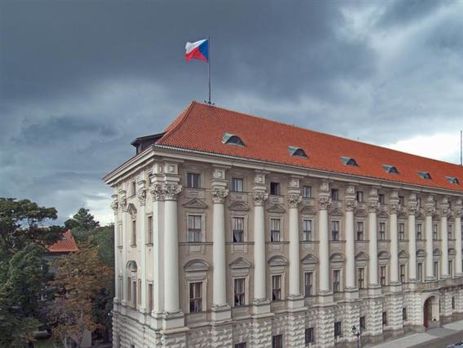 Чехия отправит в Украину дополнительные боеприпасы и средства химзащиты