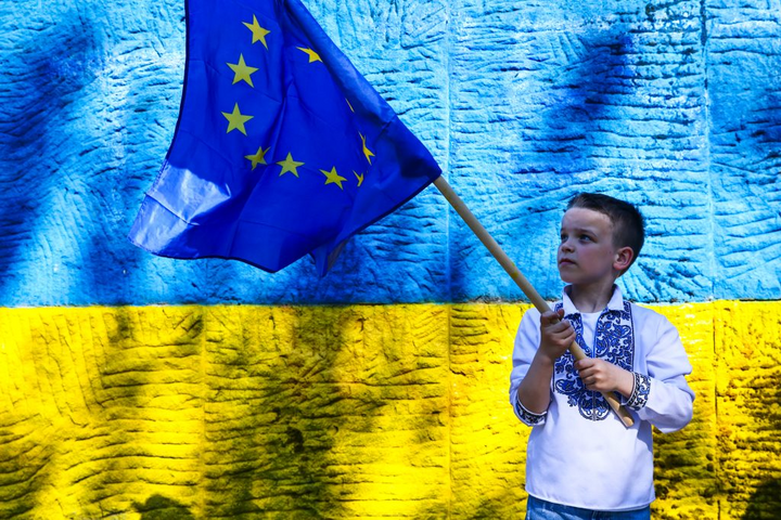 Україна отримала статус кандидата в члени ЄС