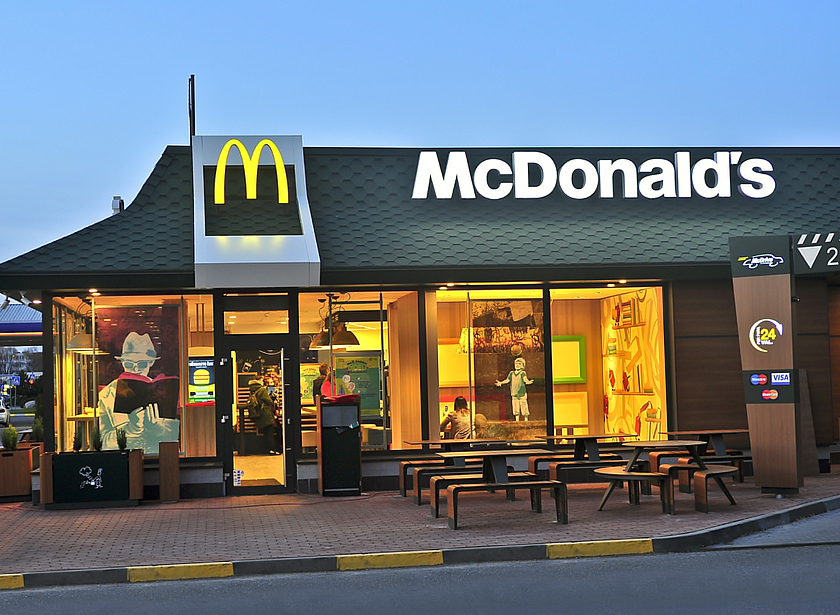 Компанію McDonaldʼs переконують повернутись на український ринок — Кулеба