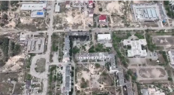 ВСУ показали, как уничтожают вражескую технику и укрепления в Северодонецке (видео)