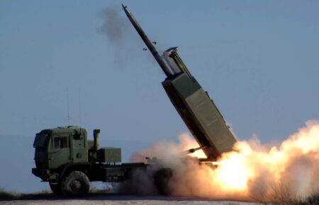 США нададуть Україні артилерійські системи HIMARS