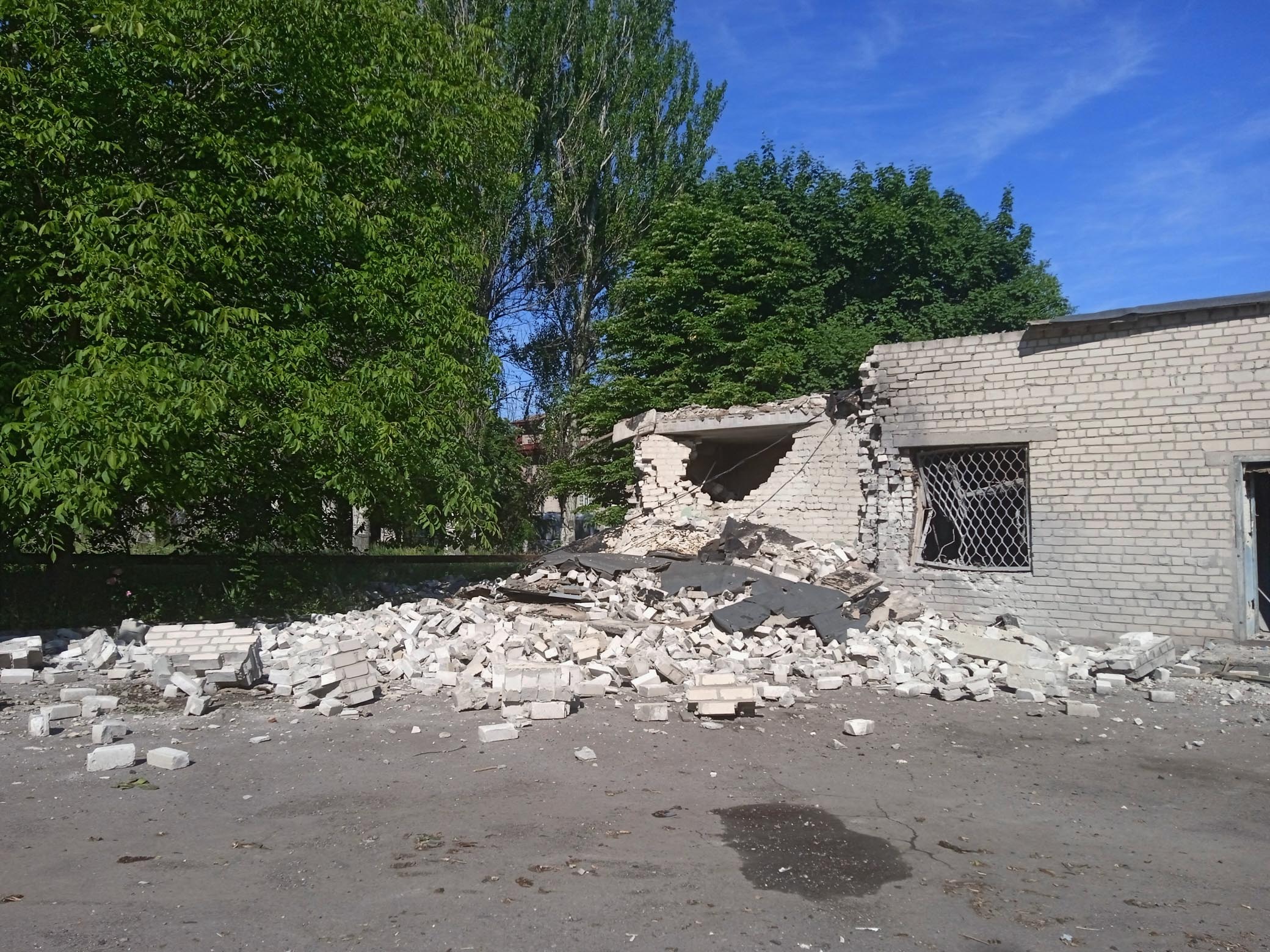 На Донеччині росіяни нищать населені пункти з артилерії