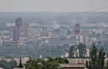 У сховищах «Азоту» на Луганщині залишаються понад 500 цивільних — Стрюк